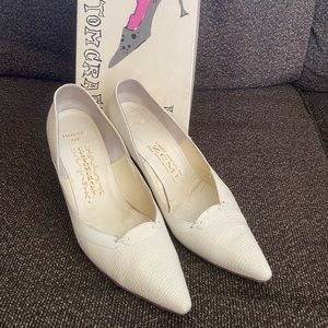 Vintage ladies pumps